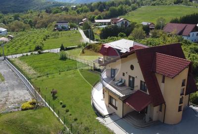 Casă individuală cu 5 camere în Cisnădioara