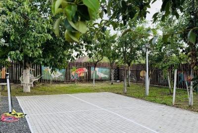 Casă individuală cu 5 camere în Parța