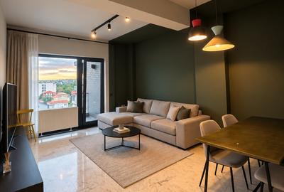 Apartament cu 3 camere decomandat în Faleza Nord