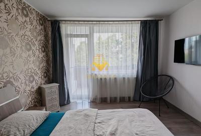 Apartament cu 3 camere semidecomandat, mobilat în Plopilor
