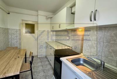 Apartament cu 3 camere decomandat, mobilat în Gară