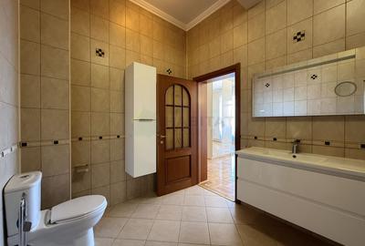 Vila 9 camere cu piscina si teren de 1.000 mp - 12