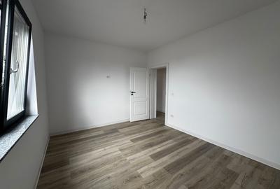 Casa cu 5 camere Visan - 12