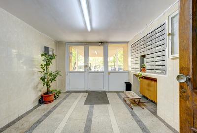 Apartament 3 camere - Titan Metrou (100 m), luminos, bloc reabilitat / 0% - 18