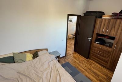 Apartament cu 3 camere semidecomandat în Tătărași