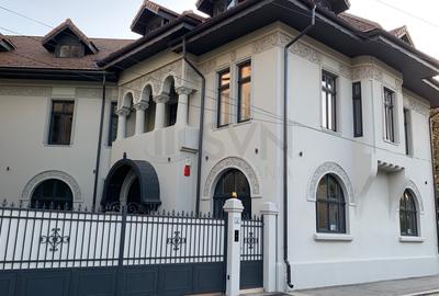 Casă individuală cu 6 camere în P-ța Romană