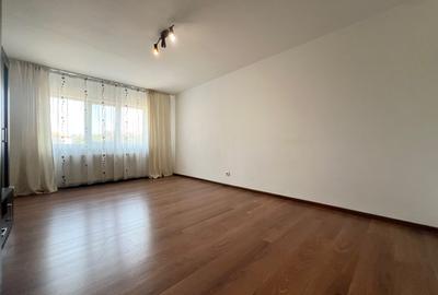 Apartament cu 3 camere decomandat, mobilat în Lunei
