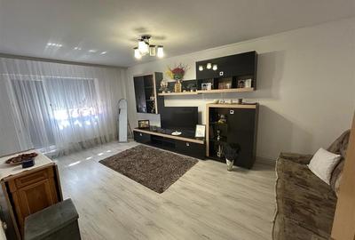 Apartament cu 3 camere decomandat în Brăilei
