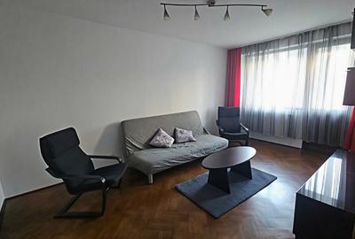 Apartament cu 3 camere decomandat, mobilat în Lacul Tei