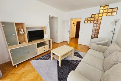 Apartament cu 3 camere semidecomandat în Națiunile Unite