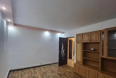 Apartament cu 3 camere decomandat în Inel II