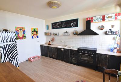Casa / Vila P+1+M, zona Prelungirea, Ghencea, Maracineni - 5