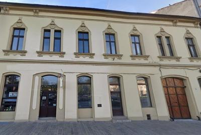 Spațiu comercial, în Ultracentral