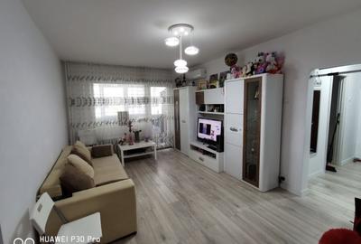 Apartament cu 2 camere semidecomandat, mobilat în Pantelimon