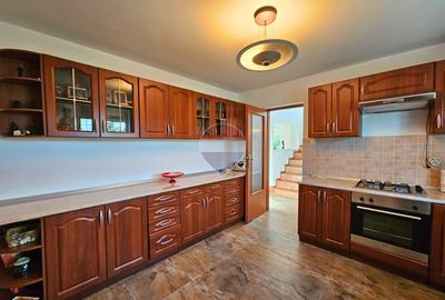 Vila tip duplex Banesti, 341 mp utili, garaj, vedere Caraiman - 8