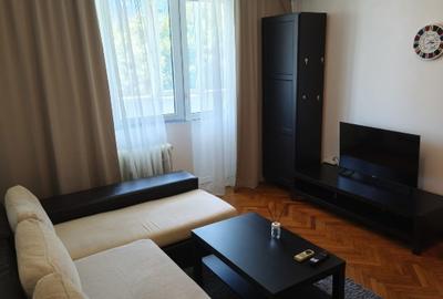 Apartament cu 2 camere semidecomandat în Berceni