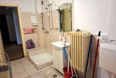 Apartament modest cu 2 camere de închiriat, la demisol - Cotroceni - comision 0% - 14