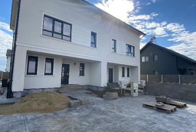 Duplex cu 5 camere în Săcălaz