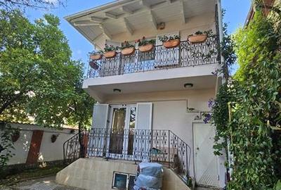 PTA DOMENII, S+P+1+M, 6 CAMERE, RENOVATA, CURTE! - 1