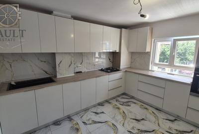 Apartament cu 4 camere decomandat, mobilat în Central