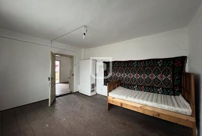 De vanzare casa cu anexe - 2507 mp Manastirea Humorului - 8