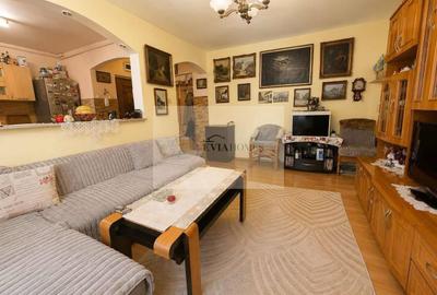 Apartament cu 3 camere semidecomandat, mobilat în Gheorgheni