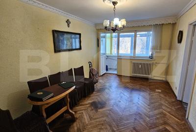Apartament cu 4 camere decomandat în Central