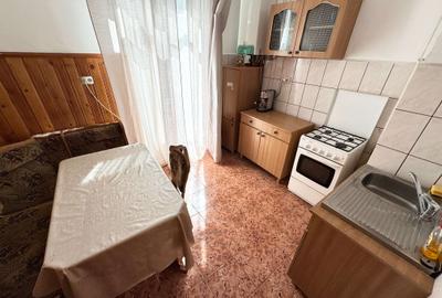 COPOU, langa Universitate, apartament 2 camere, spatios, decomandat, etaj 1 - 4