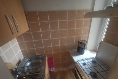 2 camere, P-ta Lahovari - 4
