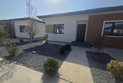 Casă individuală cu 4 camere în Tunari