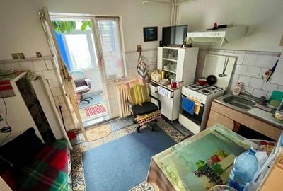 Apartament cu 3 camere decomandat în Păcurari