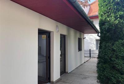 Casă cu 20 camere în Complex Studențesc