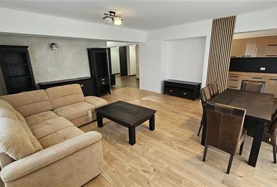 Apartament cu 4 camere semidecomandat, mobilat în Plopilor