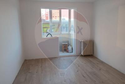 Apartament 2 camere etj 1 /10 nemobilat în zona Aurel Vlaicu - 3