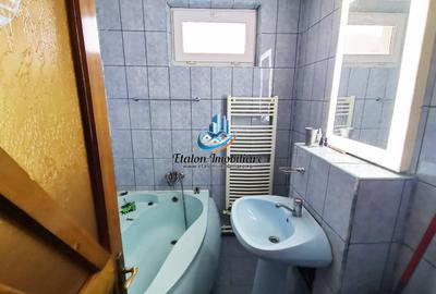 Apartament 2 camere, etaj 4, zona Petrodava - 3