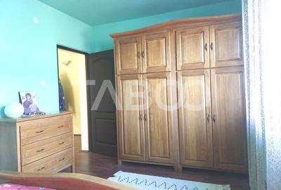 Casa 200 mpu 4 camere curte si gradina zona linistita Talmaciu - 15
