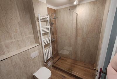 Apartament 2 camere decomandat renovat , zona Centrul Civic - str Toamnei - 11