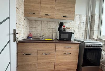 Vând garsonieră brazdă et 5/10,aer condiționat,posibilitate închiriere imediată. - 5