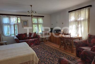 Casa de vanzare cu 2 apartamente separate si teren 544 mp Cisnadioara - 9