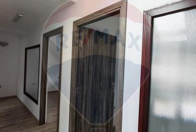 Apartament cu 4 camere de vânzare in zona centrala - 12