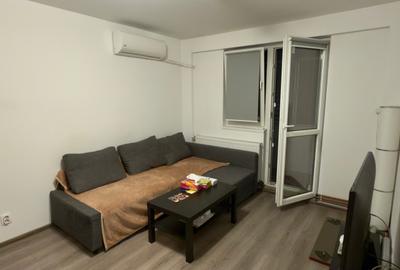Apartament cu 3 camere semidecomandat, mobilat în Lujerului