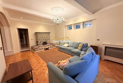 Apartament cu 3 camere decomandat în Arcul de Triumf