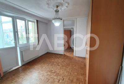 Apartament cu 2 camere nedecomandat, mobilat în Mihai Viteazul