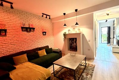 Vila cocheta Tunari zona noua, P+1+M - 1