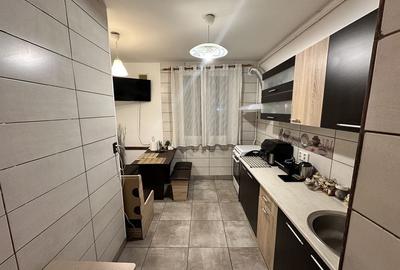 Apartament 3 camere Bld Brancoveanu, zona Huedin. - 1