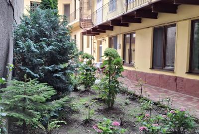 Cladire mixta cu spatii la parter si numeroase incaperi -central - 17