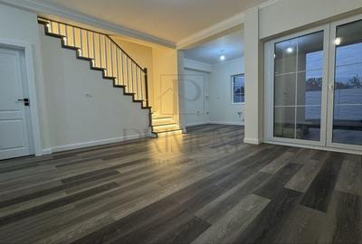 Duplex cu 5 camere în Moșnița Nouă