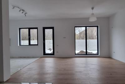 Reședință Modernă cu Finisaje Distinse - 25