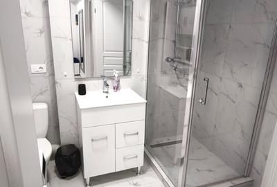 Apartament 1 camera mobilat, etaj 1, bloc NOU, statie autobuz CUG - VA - 10