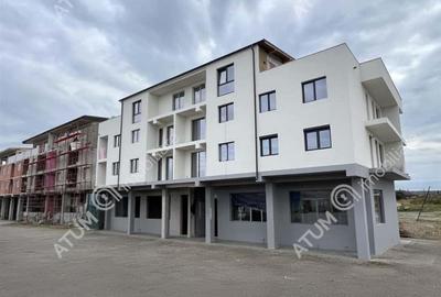 Apartament cu 3 camere semidecomandat în Aeroport